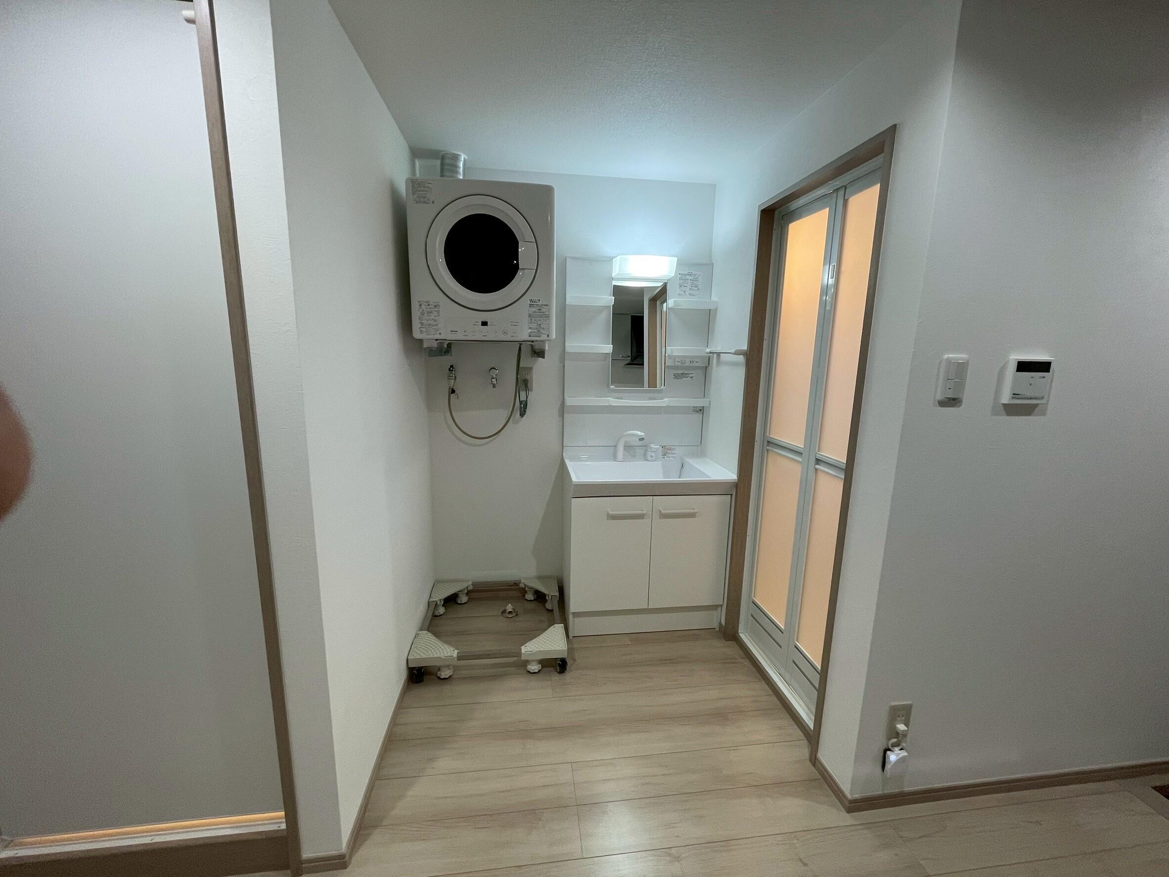 乾燥機・洗濯機置き（可動式）